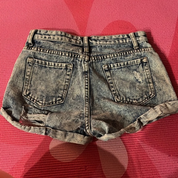 Acid wash shorts - Picture 2 of 2